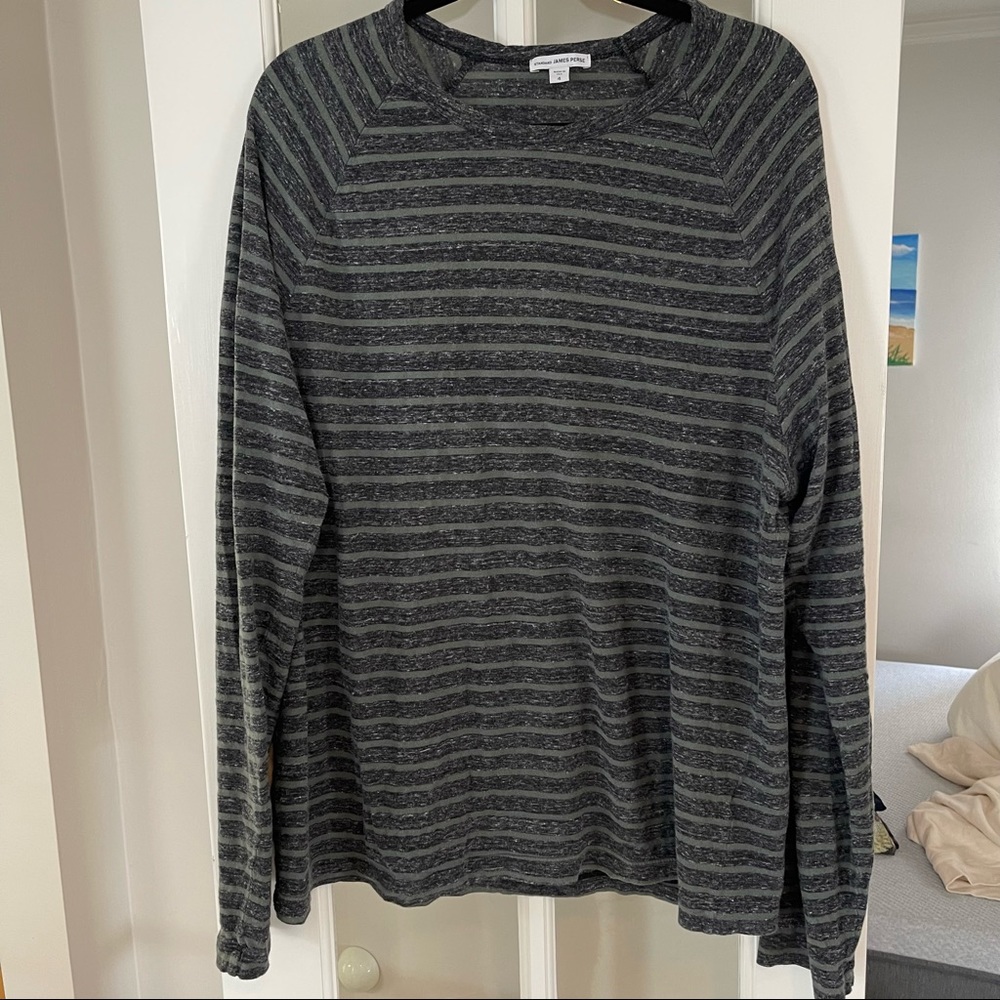 Striped Shirt raglan sleeves